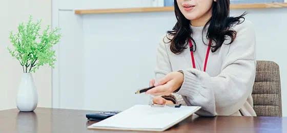 住民と来訪者の質問に対する一次案内を担う